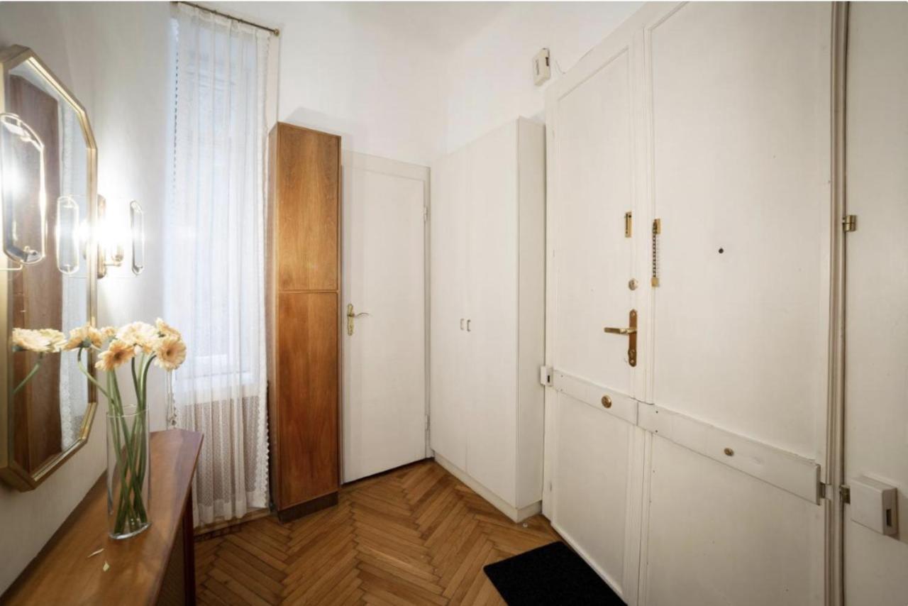 Calm 60m2 Flat Close To Center - Free Parking Apartment