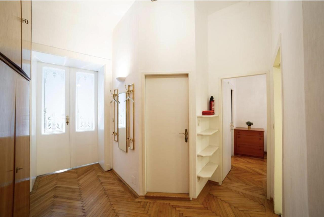 Calm 60m2 Flat Close To Center - Free Parking