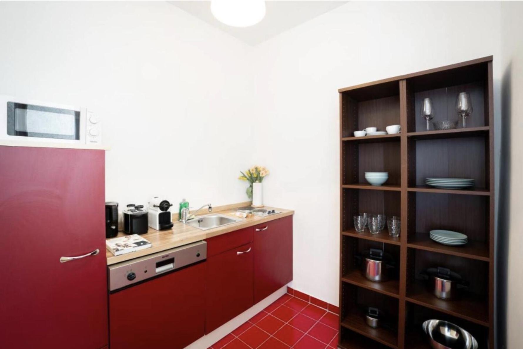 Calm 60m2 Flat Close To Center - Free Parking Apartment *
